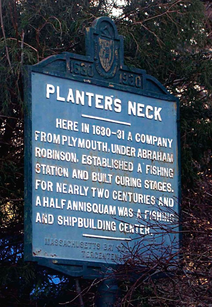 Tercentennial plaque at Planters Neck in Annisquam