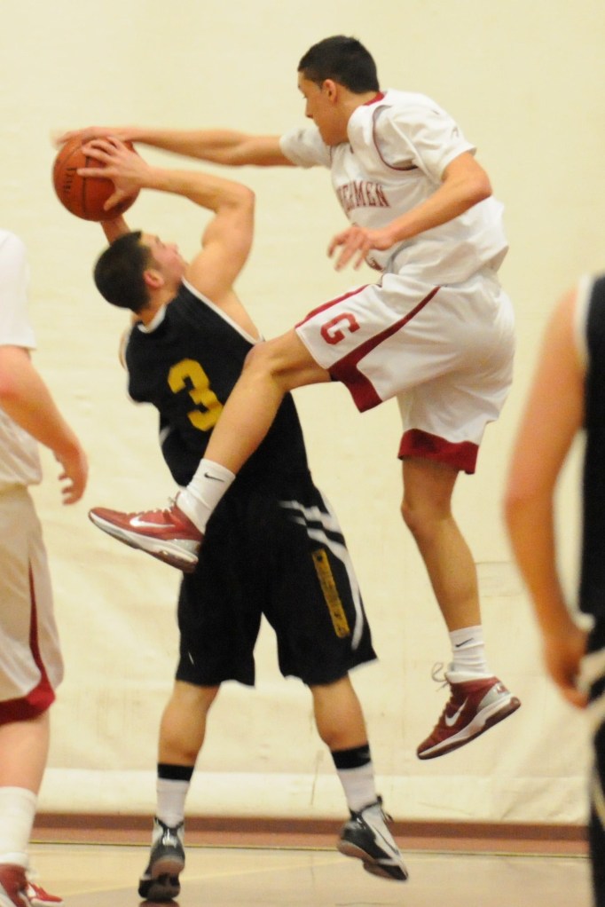 _2011 Feb GHS boys hoop Bish Fen 036a