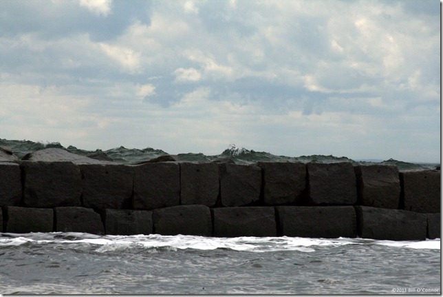Water_over_Breakwater