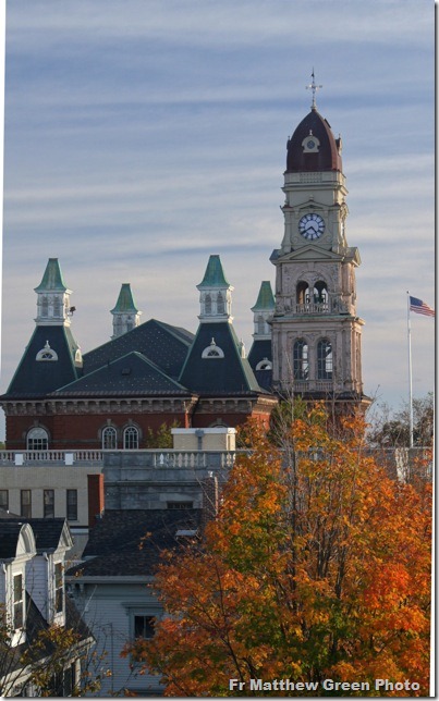 _Autumn city hall