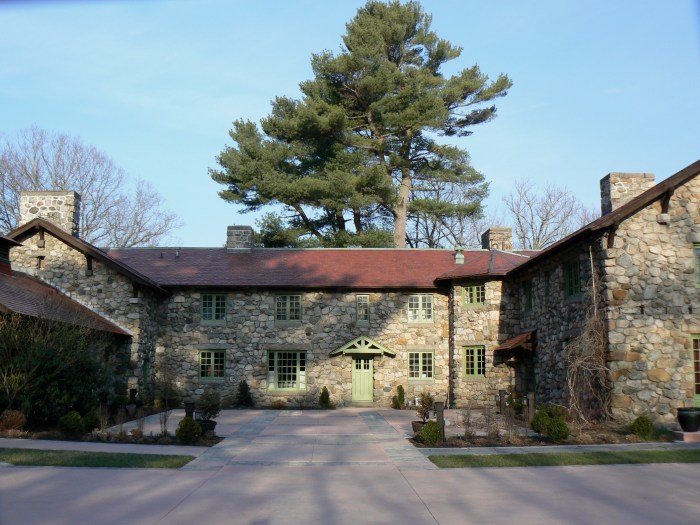 Willowdale Estate April 08 2012 ©Kim Smith