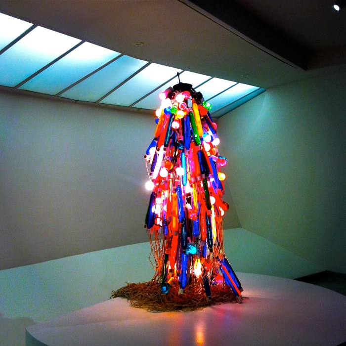 Atsuko Tanaka Electric Dress©Liv Hauck