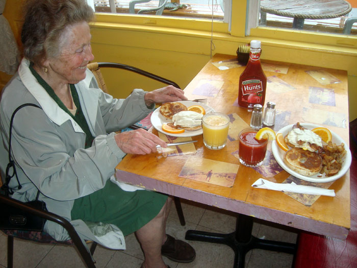 breakfast at sailor stans