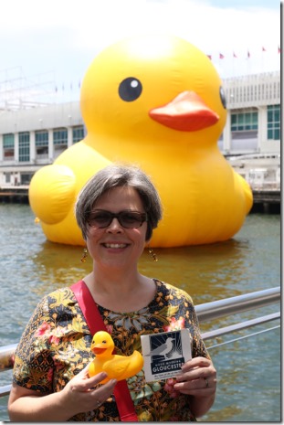 2013 06-07 HK Rubber Duckie at Lunchtime 043