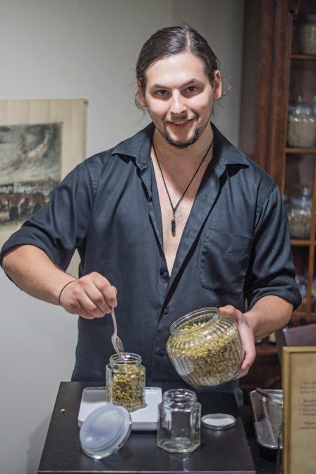 _DSC08980 Clint servint chamomile