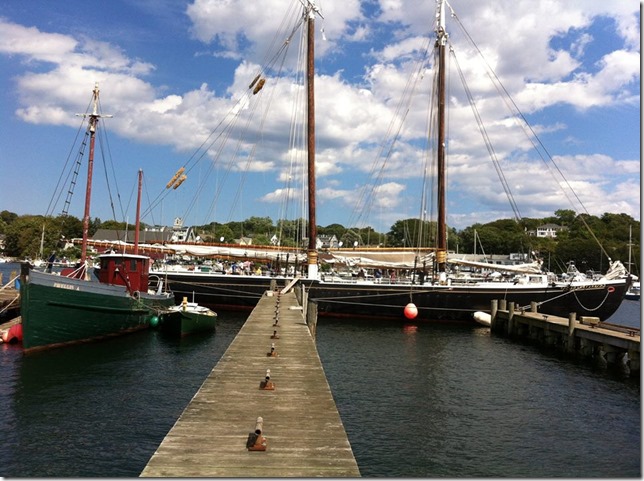 1097975_10200118873767382_1599511430_n