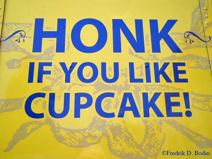 OK, I'll honk and honk. Nice young people. I love cupcake and I'm gonna get me some... http://www.cupcakevineyards.com/
