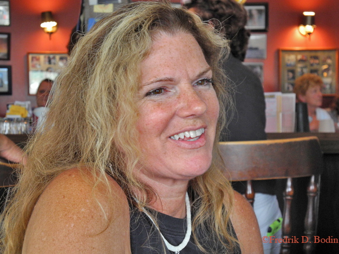 Once inside the "Nest," we all had a beer, and they bought mine. These ladies are all from Rhode Island, and attended Catholic school together. One is a social worker, one a teacher, one a therapist, and the other is "ummm," a blonde, and that's all I know. Very nice people, and the fact that they came to Gloucester for a girl's reunion is wonderful. I have the feeling they'll be back. And they got the GMG sticka' to remind them.