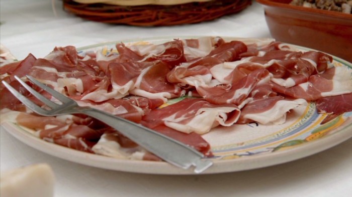 131007193348-ab-anthony-bourdain-parts-unknown-sicily-1-00000912-story-tablet