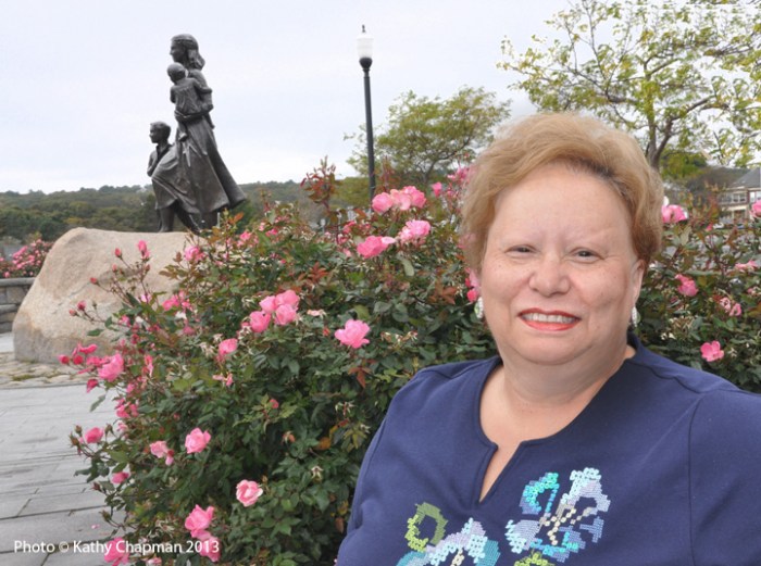 AngelaFishermansWivesMem2013