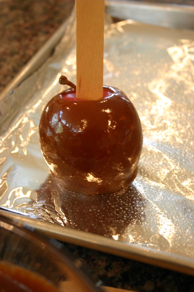PB&J Caramel Apples 042