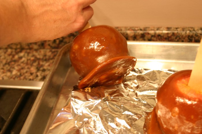 PB&J Caramel Apples 052