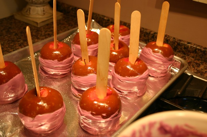 PB&J Caramel Apples 060