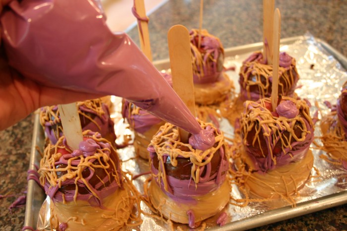 PB&J Caramel Apples 075
