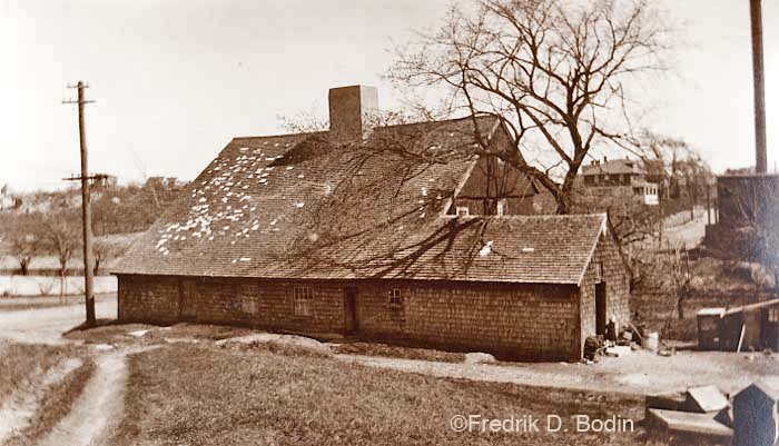 This is the First Period Old Ellery House on Washington Street in Gloucester, about 1930. I'm really hoping that the mild weekend weather will melt much of the snow. 