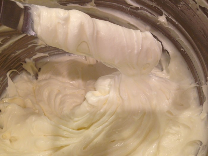 ginger bread muffin tops with mascapone frosting (21)