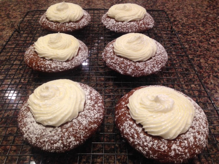ginger bread muffin tops with mascapone frosting (26)