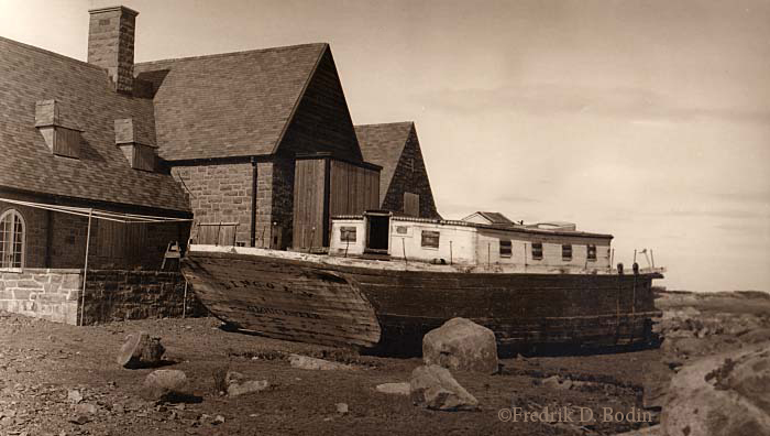 The Great Storm of 1931 broke the Schooner Lincoln in half and hard aground on Eastern Point. The wreckage of the stern  was cut up by local children. 