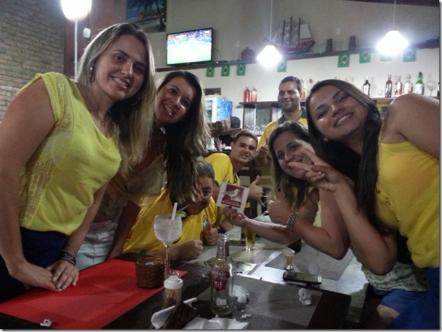 Homie watches Brazil tie Mexico Pipa friends