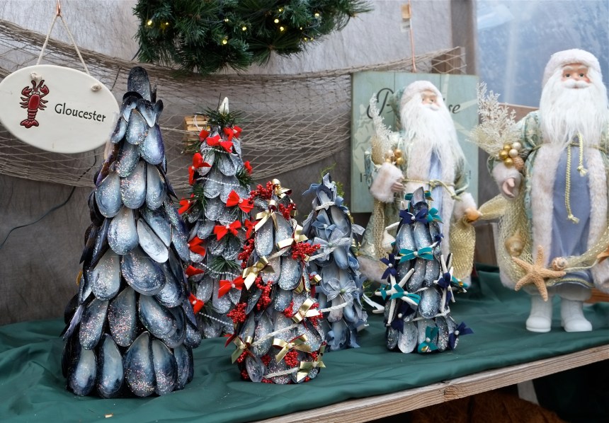 Grace Novello mussel shell Christmas trees ©Kim Smith 2014