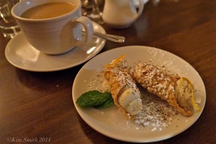 Pinoli Restaurant Gloucester MA cannoli ©Kim Smith 2014