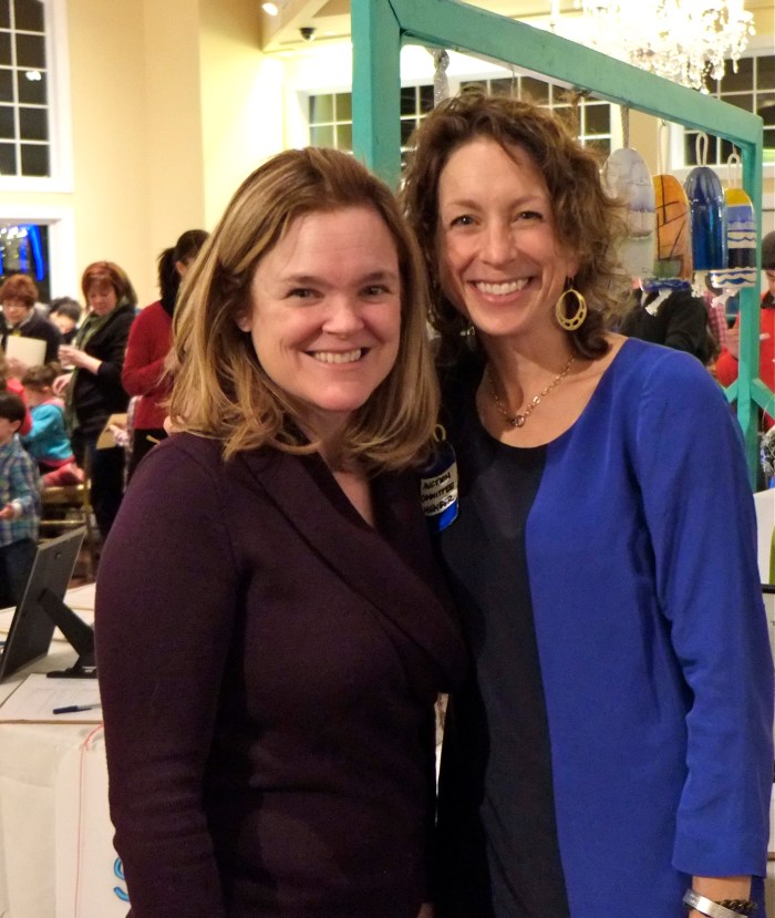 Catherine Ryan Mufy White ©Kim Smith 2014