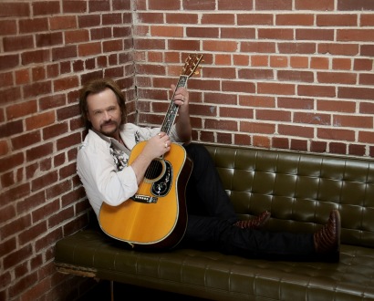 Travis-Tritt-410x330