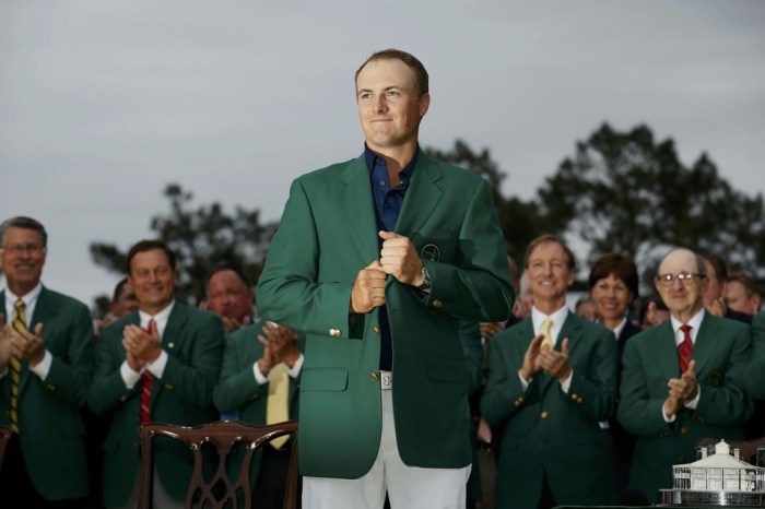 BN-HV683_0412go_J_20150412200227