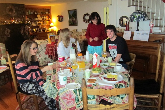 2 comfy at blue shutters