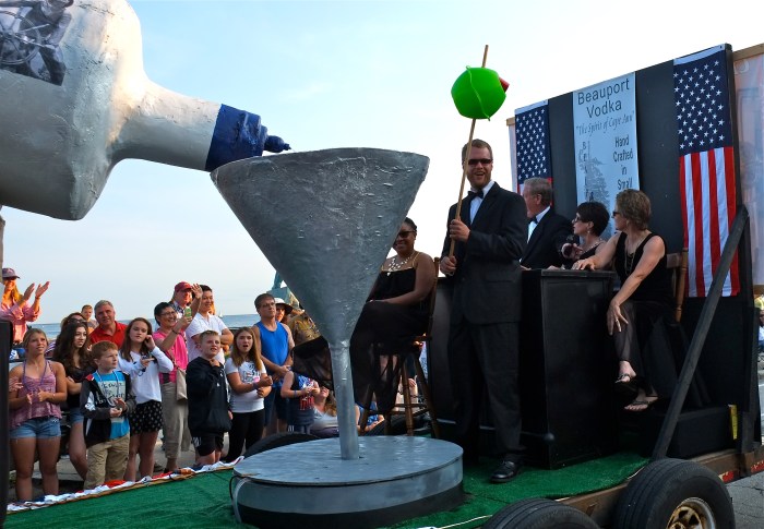 Gloucester Horribles Parade Beauport Vodka ©Kim Smith 2015