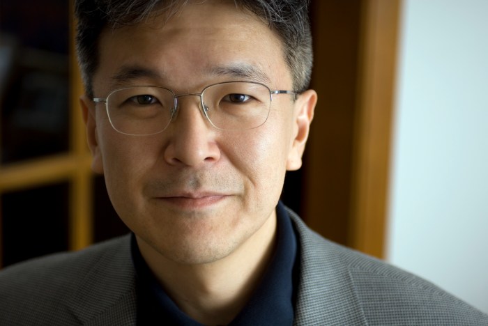 2011YUCasualNonSmilePhoto5