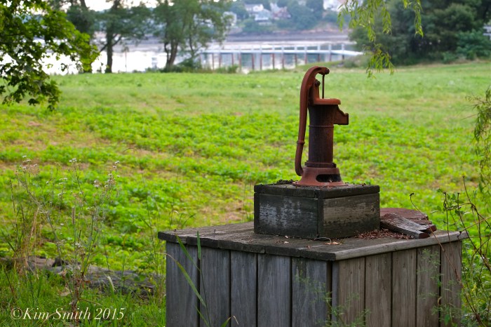 Water pump Cabot Farm Salem ©Kim Smith 2015