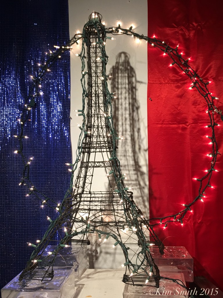 #PeaceForParis Gloucester MA Bananas Window  ©Kim Smith 2015