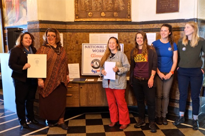 MAYOR RECOGNITION DAY BACKYARD GROWERS MAYOR ROMEO THEKEN LARA LEPOINKA -4 Kim Smith 2016. JPG