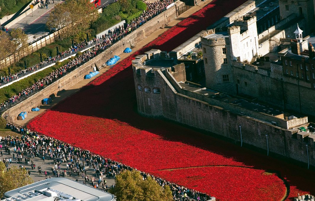 paul cummins  A view from the Shard of Blood Swept Lands and Seas of Red, Paul Cummins’s installation in the Tower of London. Photograph by Hannah McKayEPA Photograph Hannah McKayEPA