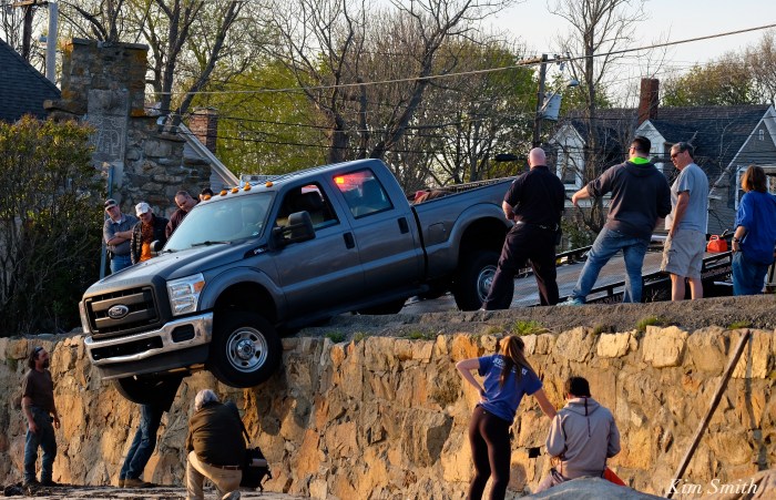 Stuck Truck over seawall -3 copyright Kim Smith