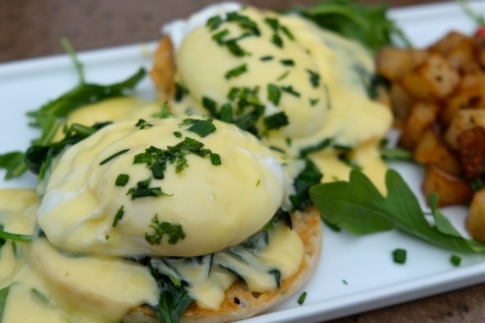 Beauport Hotel Gloucester Dining Review Eggs benedict copyright Kim Smith