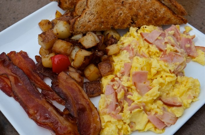 Beauport Hotel Gloucester Dining Review omelete copyright Kim Smith