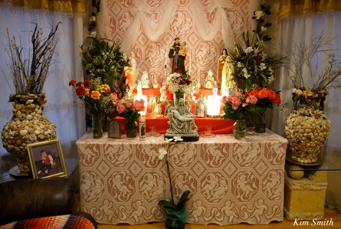 Ciolino Saint Antonio altar copyright Kim Smith