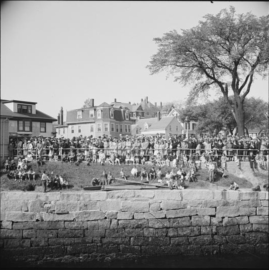 gordon-parks-fsa-gloucester-blynman-cut-bridge-memorial-service