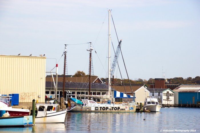 november-2-2016-top-to-top-docked-at-the-gloucester-house
