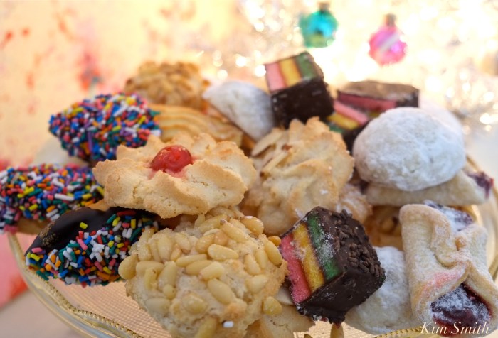 caffe-sicilia-christmas-cokies-copyright-kim-smith