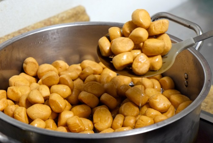 caffe-sicilia-pignulata-5-copyright-kim-smith