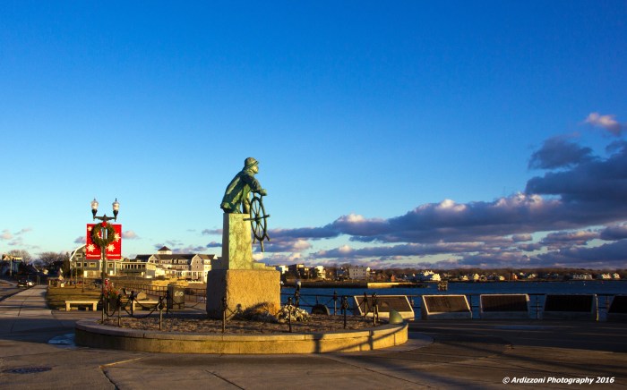 december-30-2016-our-man-at-the-wheel-looking-over-gloucester-harbor