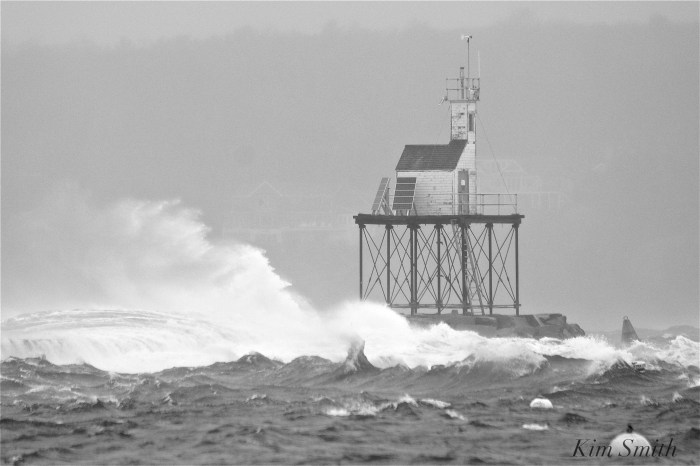 noreaster-backshore-waves-2-gloucester-1-24-17-copyright-kim-smith