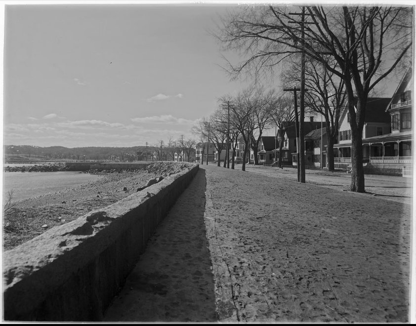1908 Thomas Warren Sears looking west along the seawall