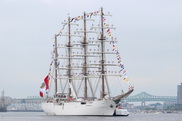 SailBoston_2799.jpg