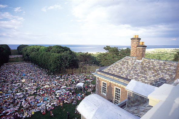 castle-hill-events_590x333