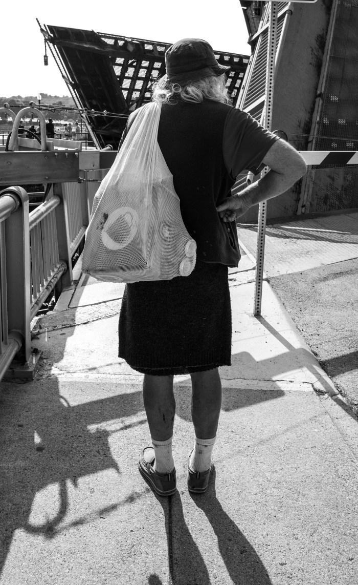 while the bridge closes-another view