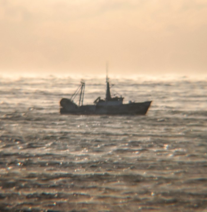 fishing boat off GloucesterMA sea smoke frigid morning_20180106_